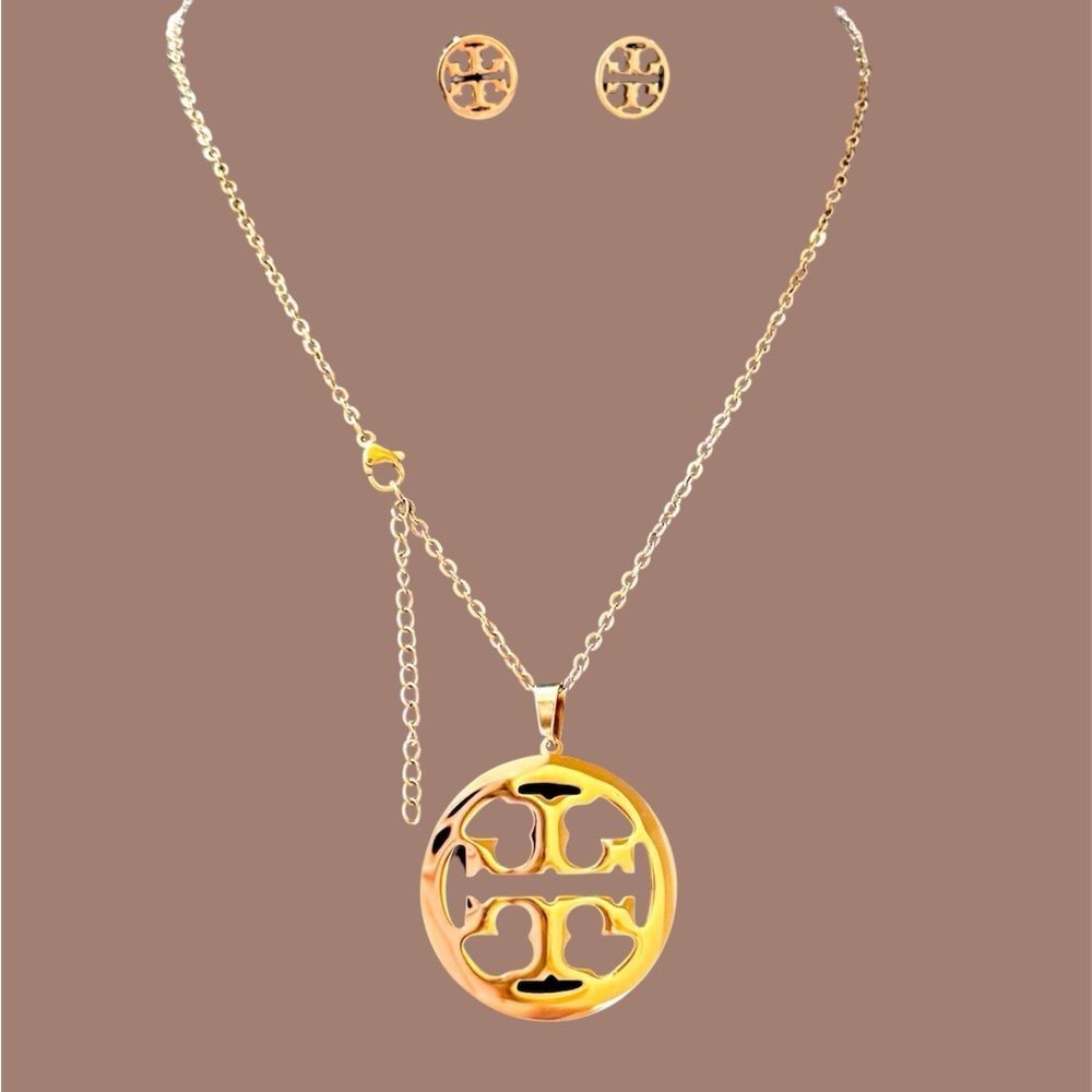 TORY BURCH STATEMENT NECKLACE AND EARRINGS SET 18K GOLD OVER STAINLESS STEEL - Picture 3 of 3